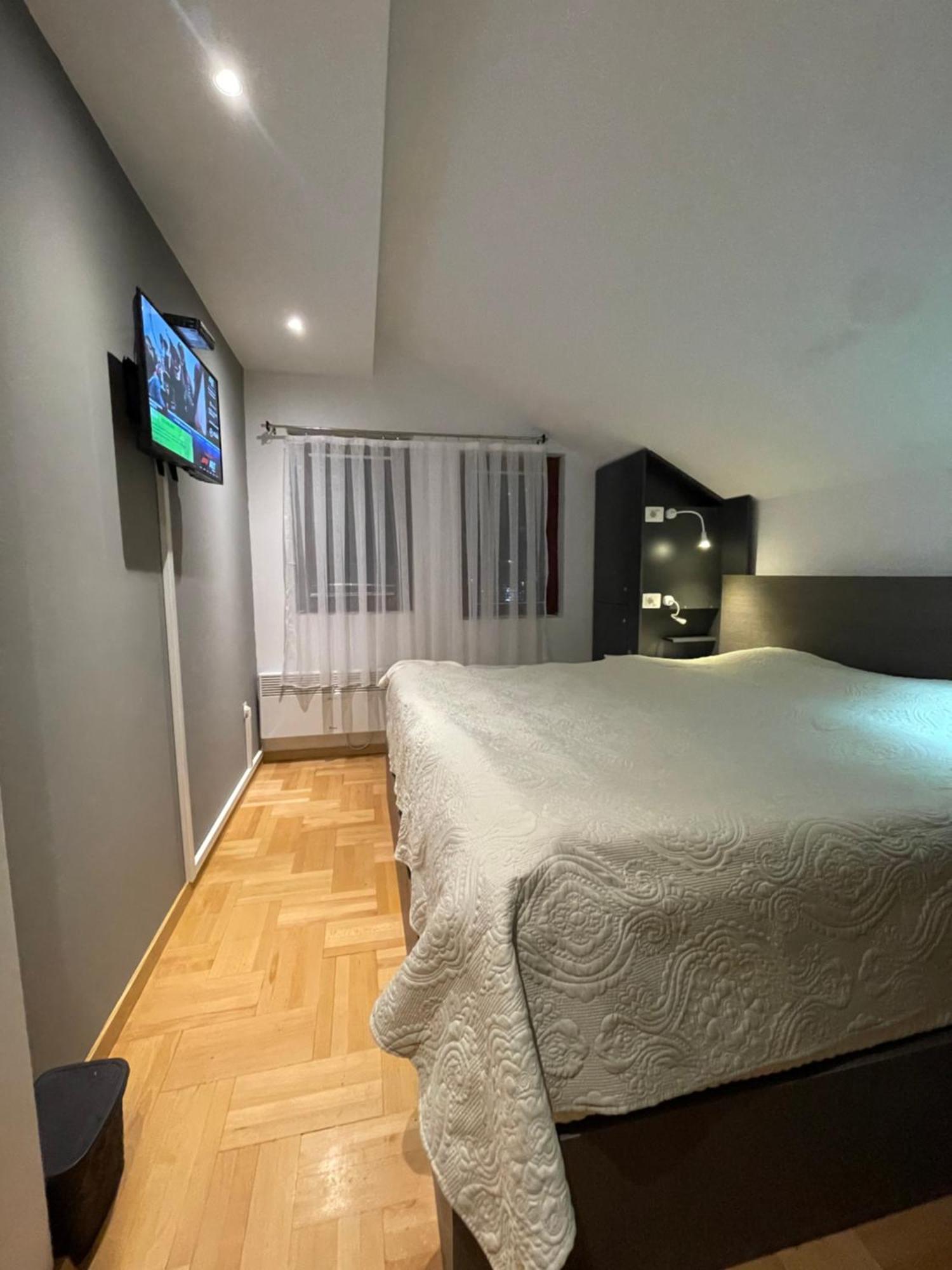 Town Hostel Peć Zewnętrze zdjęcie